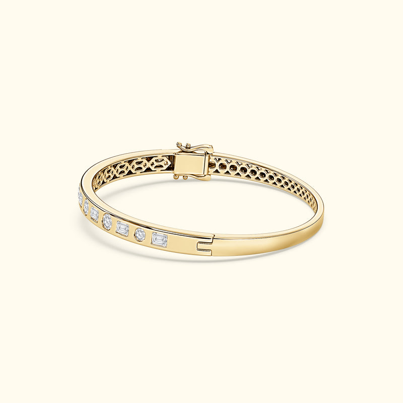 Bezel Set Emerald and Round Mixed Diamond Bracelet