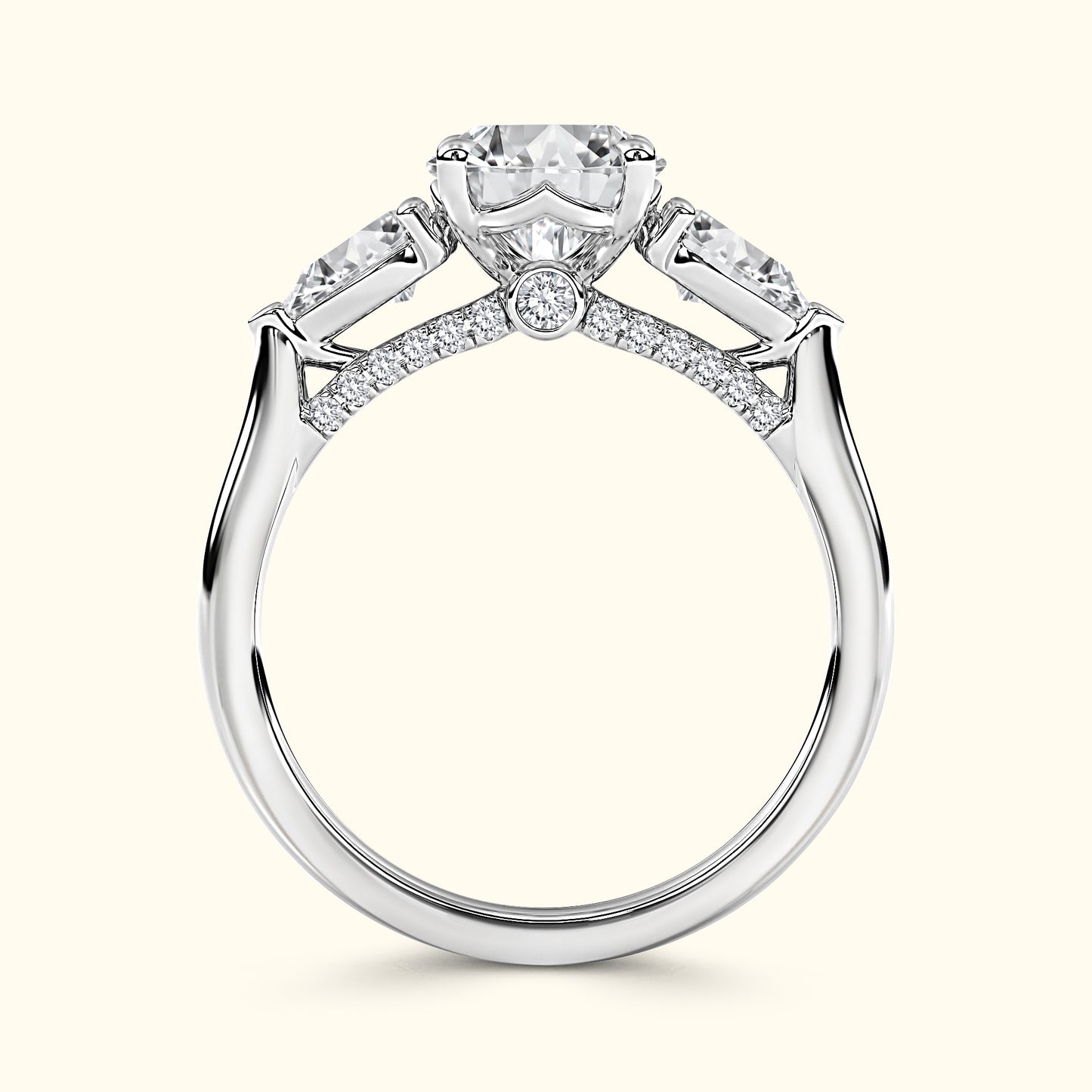 Elegant silver ring featuring a central diamond and two smaller diamonds on each side.