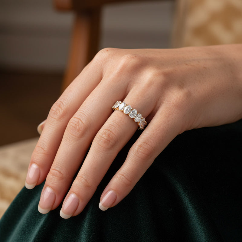 'Lila' Wedding Band