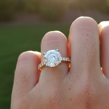 'Alana' Diamond Ring with Two-Tone Design