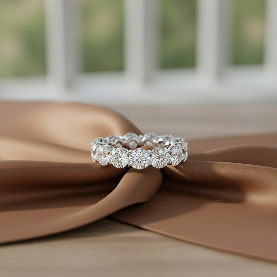 'Noelle' Wedding Band