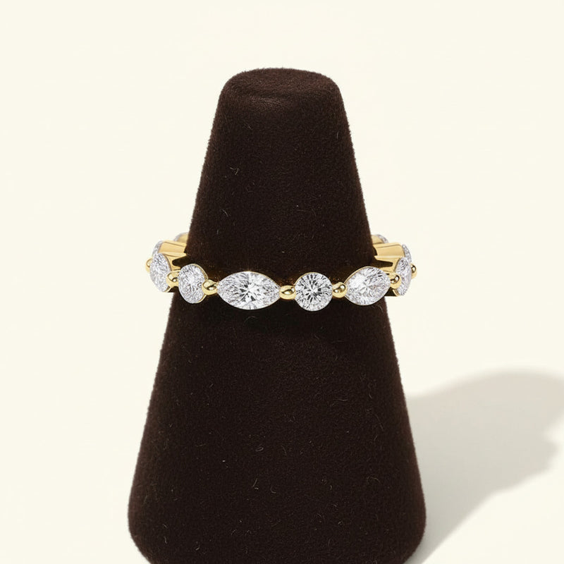 'Violet' Wedding Band