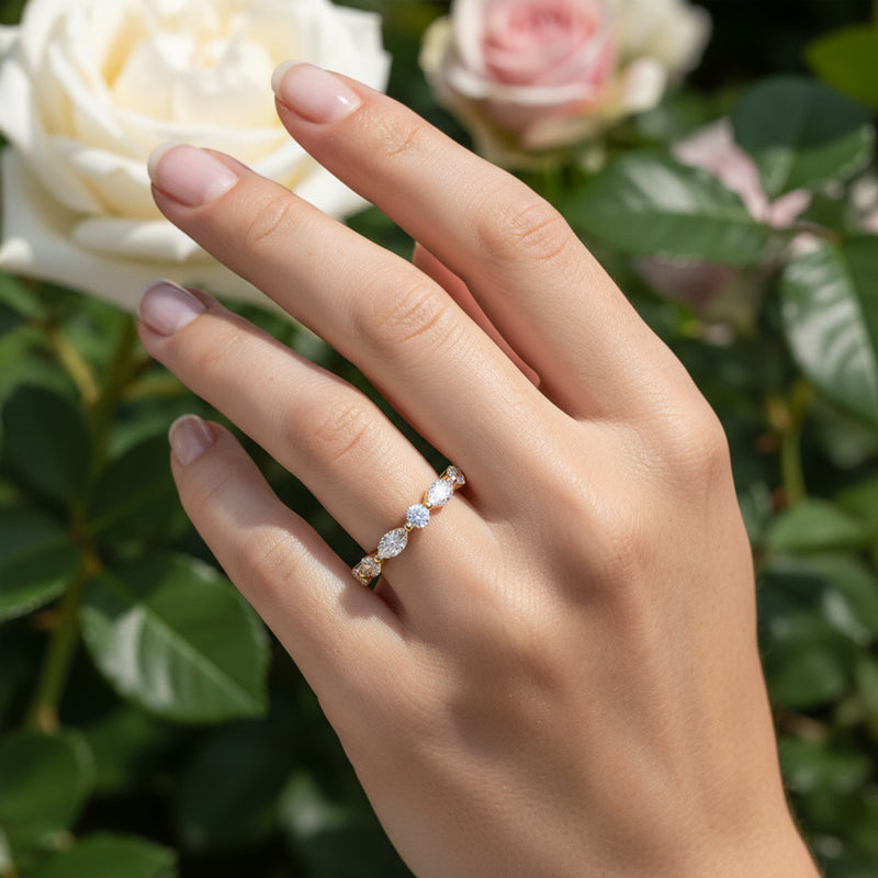 'Violet' Wedding Band