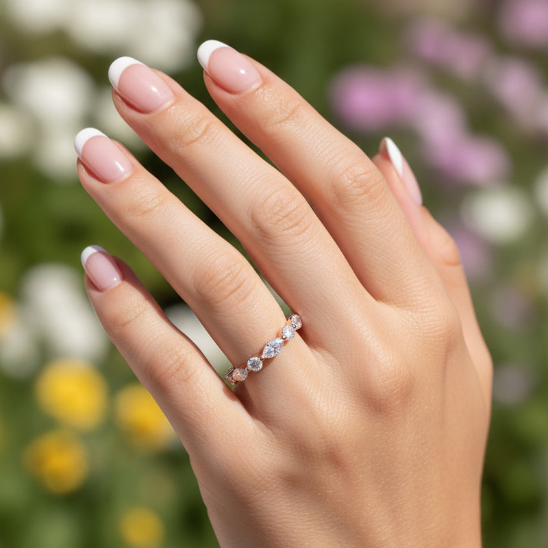 'Violet' Wedding Band