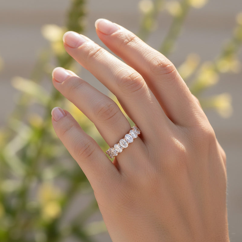'Lila' Wedding Band