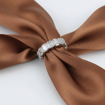 'Leslie' Wedding Band